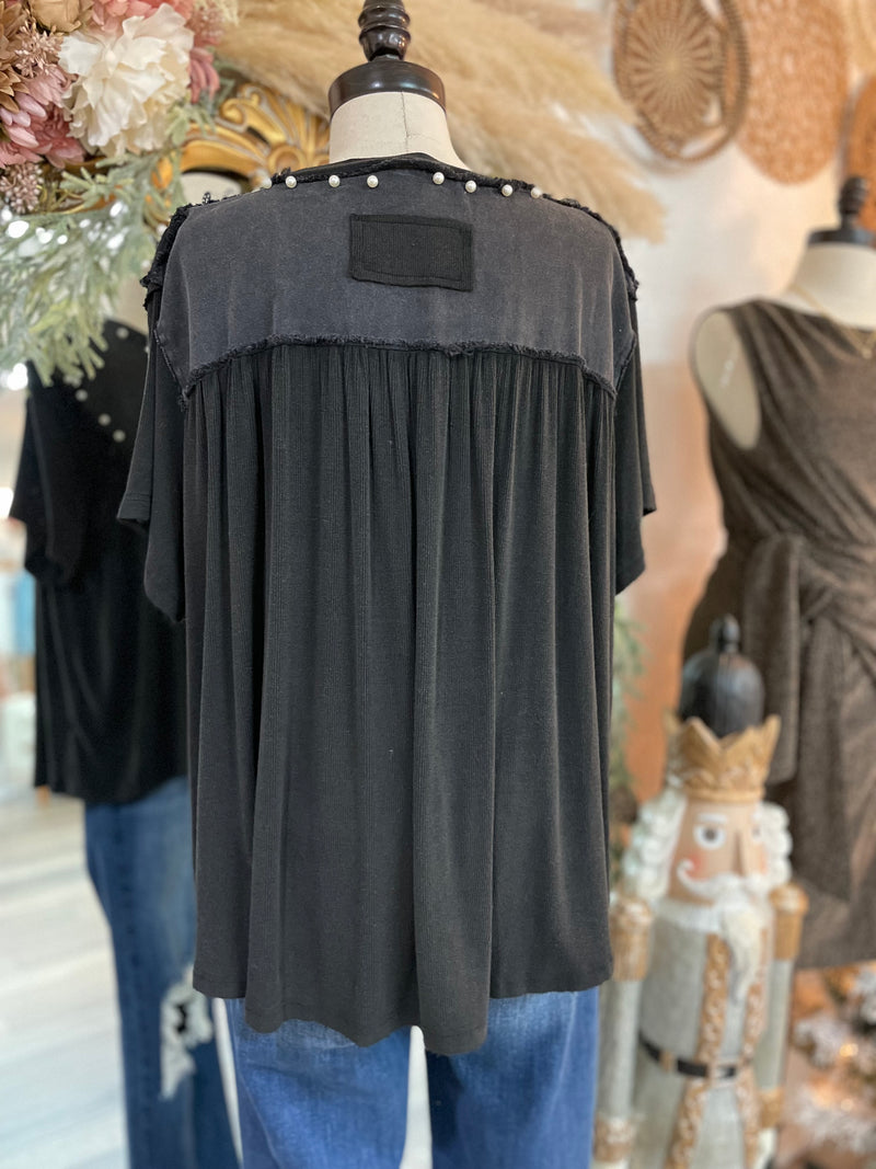 Simple Pearl Top-Black